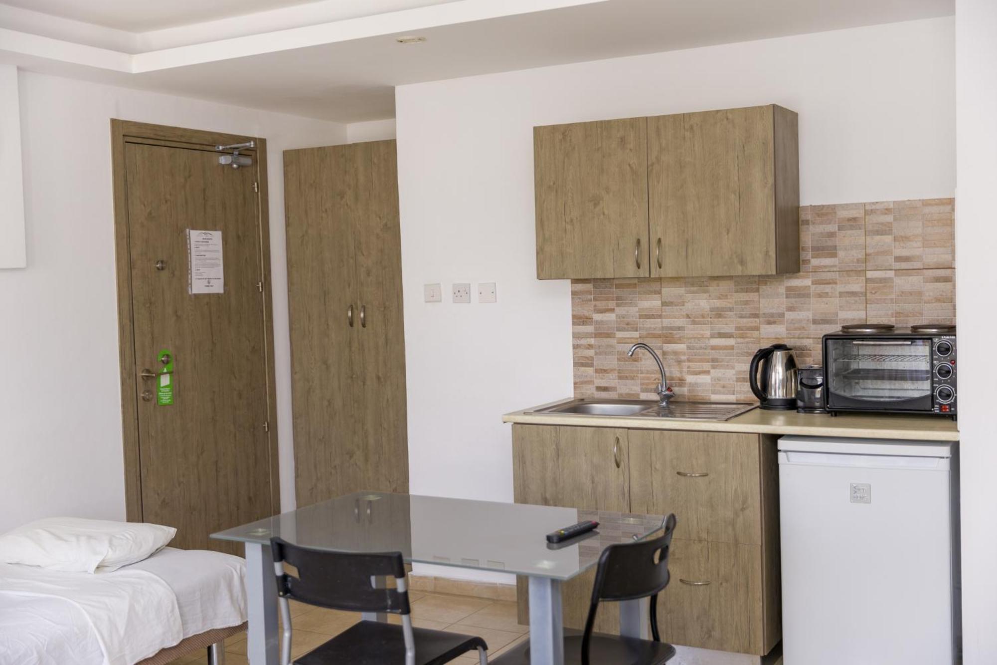 Alecos Hotel Apartments パ フォス エクステリア 写真