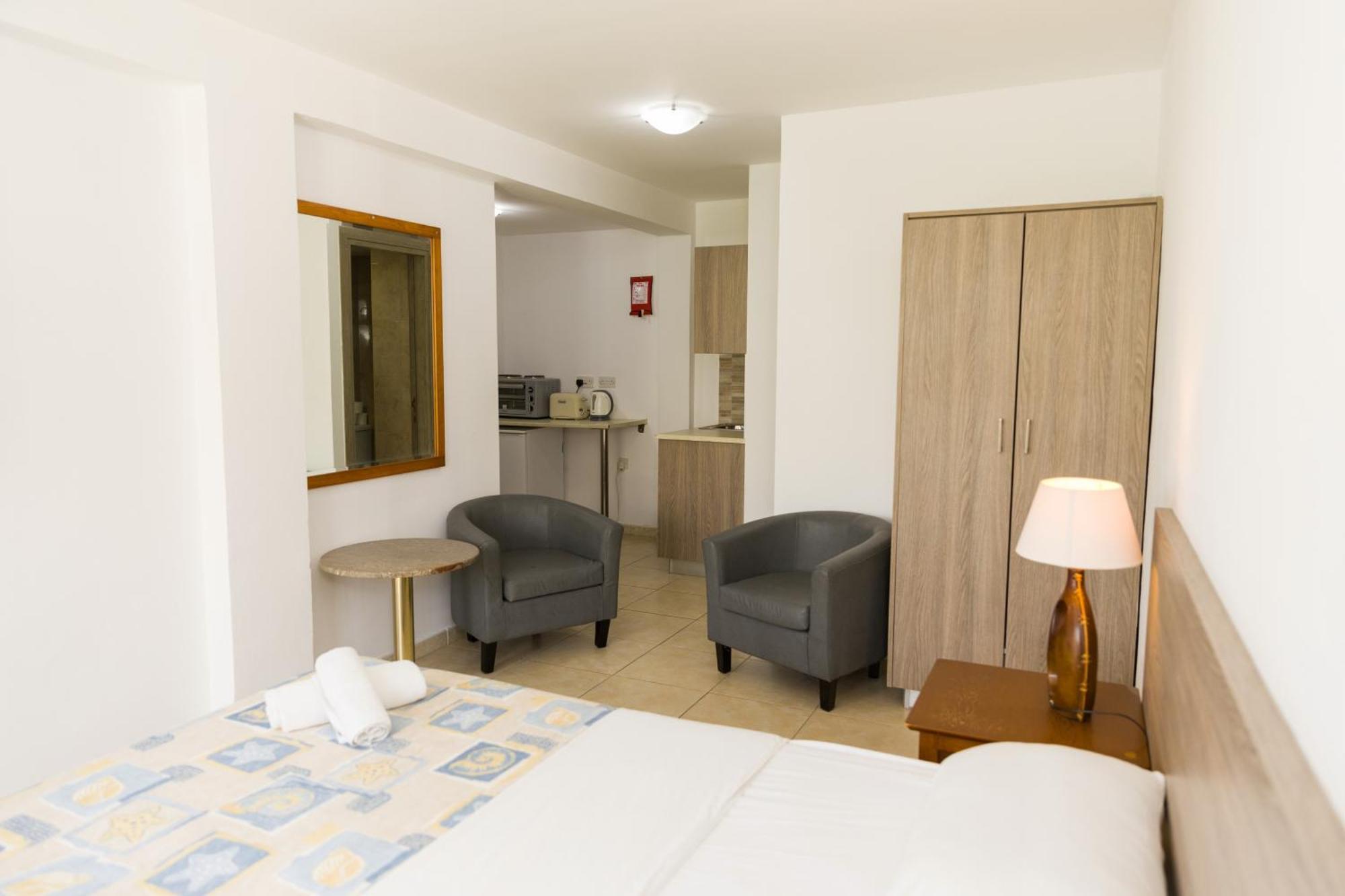 Alecos Hotel Apartments パ フォス エクステリア 写真